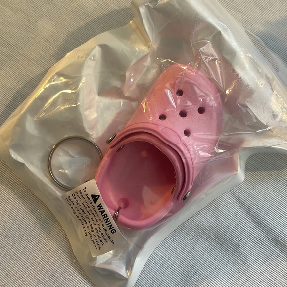 NEW Croc Clog bag charm key chain PINK - Picture 4 of 4